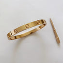 COMPRA 5 PERFUMES PREMIUM Y LLÉVATE GRATIS UN KIT CARTIER DE LUJO: 2 PULSERAS CARTIER (LOVE + PULSERA GRUESA) + CADENA + RELOJ PANTHÈRE + PENDIENTES - CIERRE DE LA TIENDA - ENVÍO GRATIS